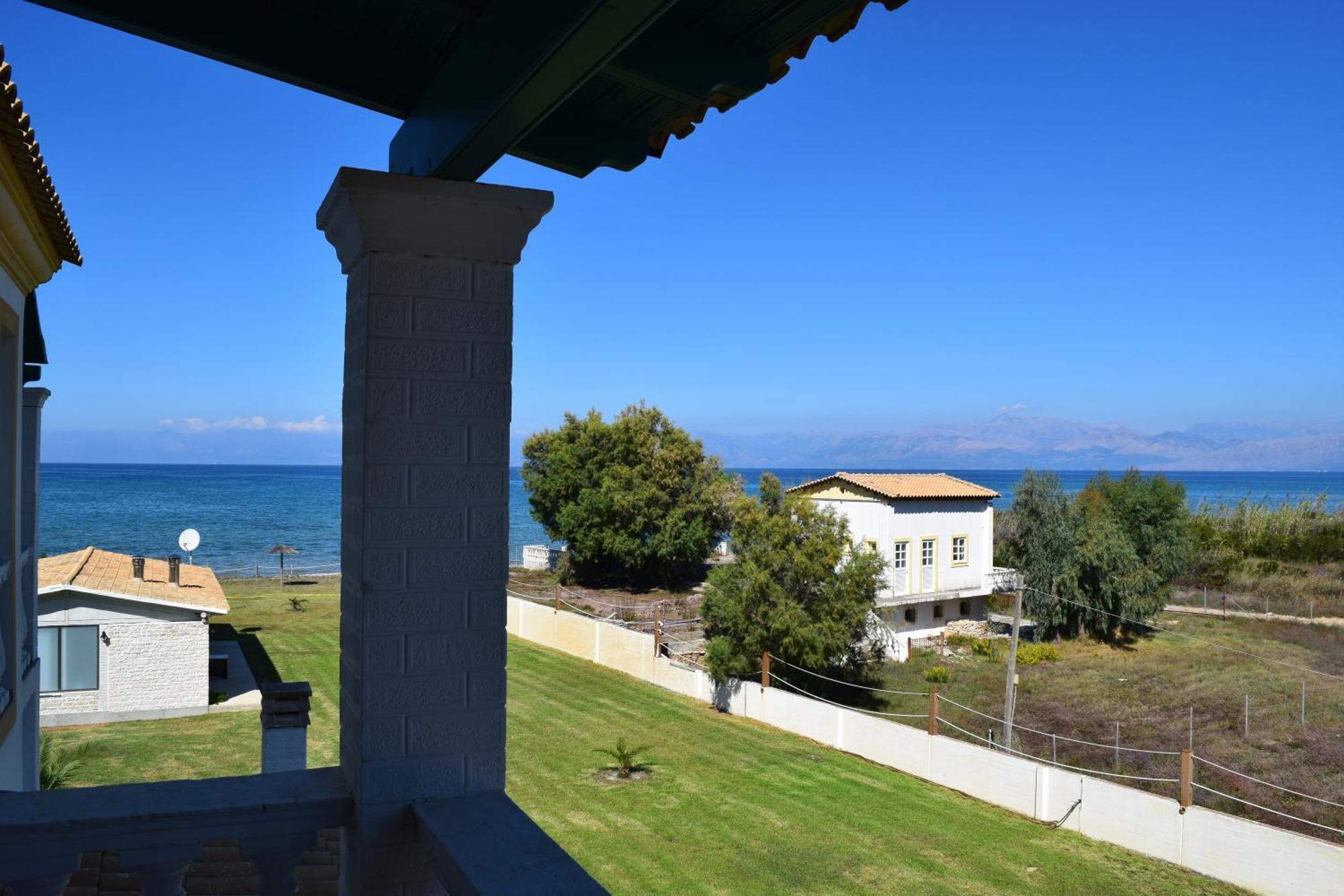 S&C Kosmos Beach Resort Roda  Exterior photo