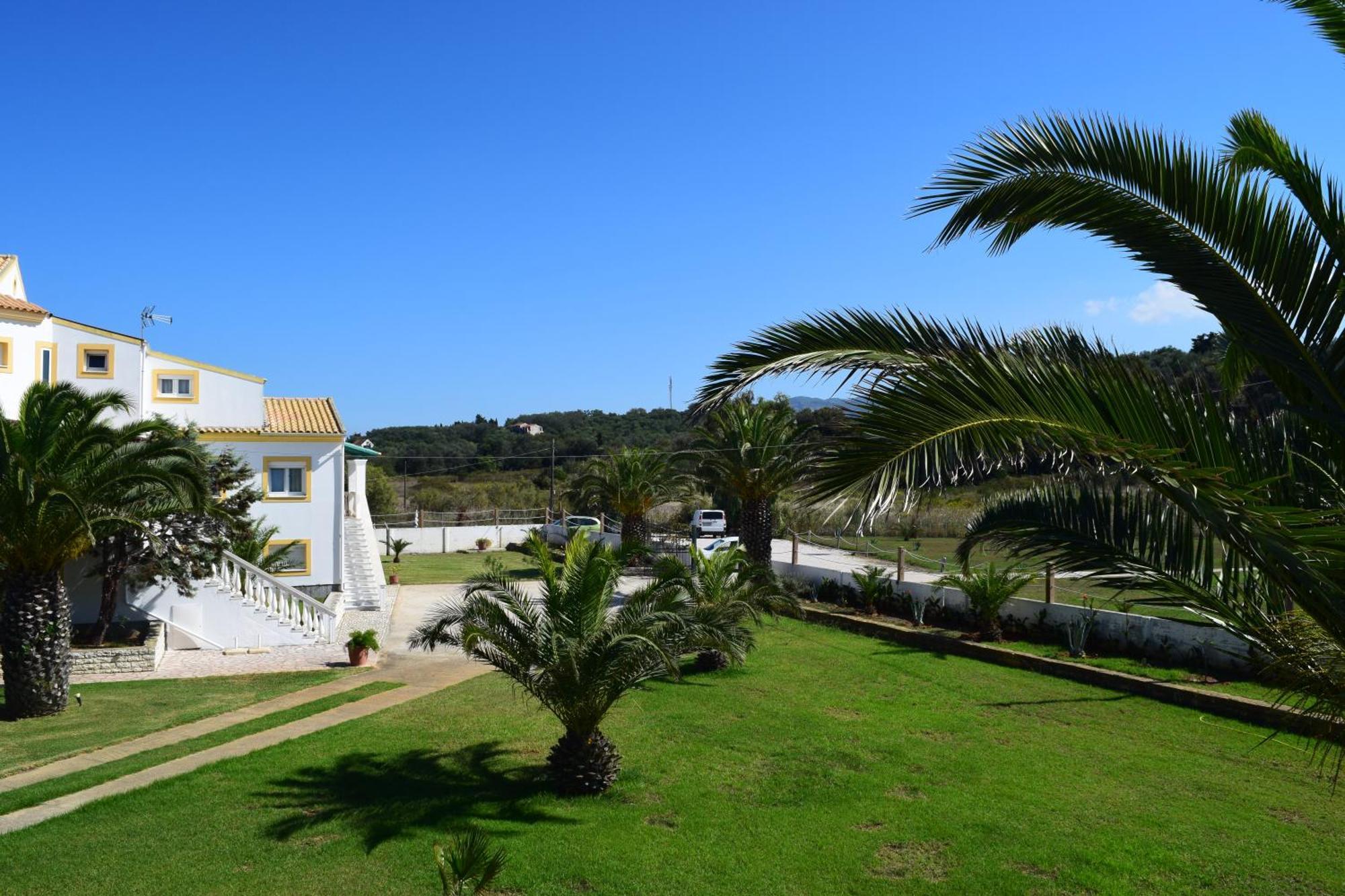 S&C Kosmos Beach Resort Roda  Exterior photo